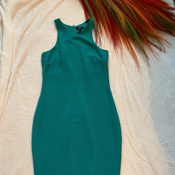 H&M Dresses & Skirts - Green Razorback Dress
